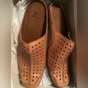 Women Tan Loafers